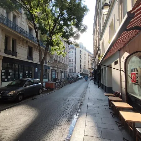 2pers#les Halles#etienne Marcel#ac Parigi